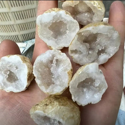 Natural and Beautiful Agate Geode Bedroom Office Decoration Decoration Aromatherapy Stone Diffuser Stone Crystal Decoration