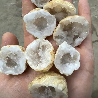 Natural and Beautiful Agate Geode Bedroom Office Decoration Decoration Aromatherapy Stone Diffuser Stone Crystal Decoration