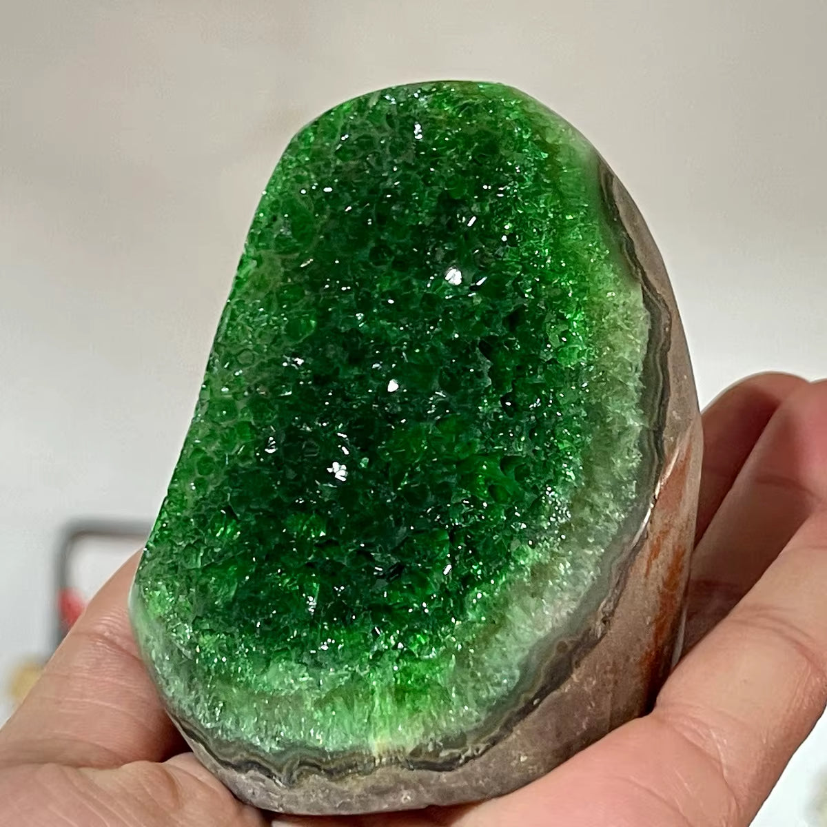 Green Crystal Cluster Geode Point Wand - Mystical Gemstone for Office Decoration and Gift Giving， Crystal Stone
