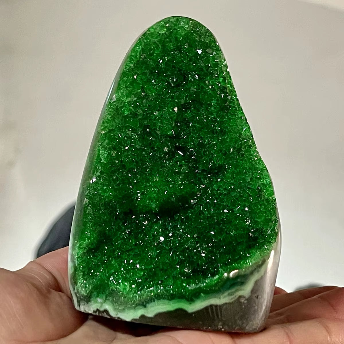 Green Crystal Cluster Geode Point Wand - Mystical Gemstone for Office Decoration and Gift Giving， Crystal Stone
